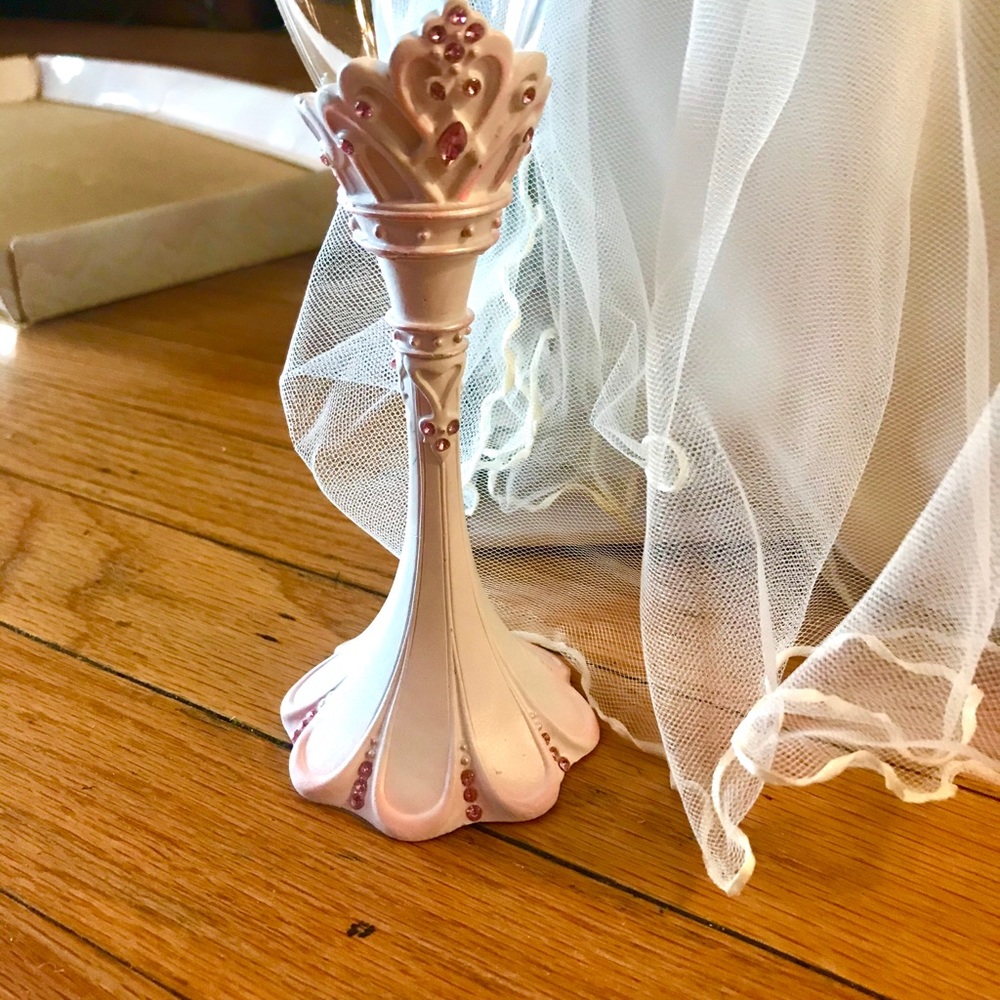 Doll - Picture 4 of 16